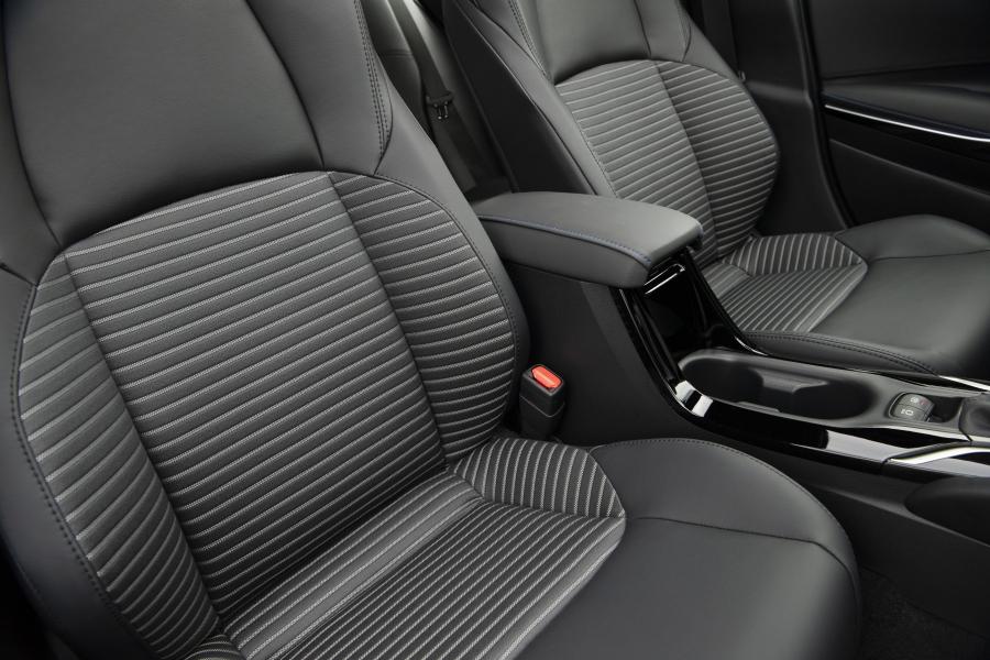 Интерьер Toyota Corolla XSE Sedan 2019 года  (NA) (фото 7 из 45)